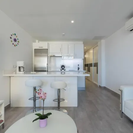 Apartment Modern With Sea Views And Fast Fiber Wifi *