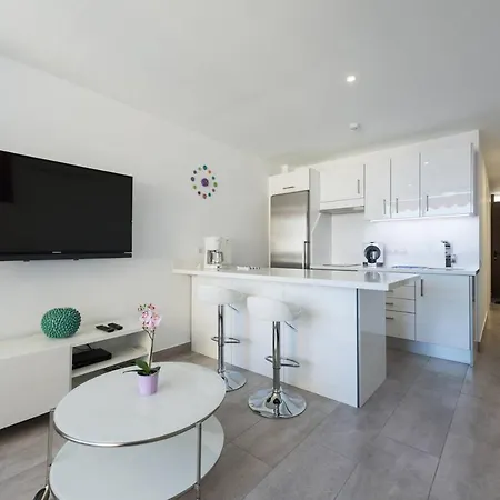 Modern With Sea Views And Fast Fiber Wifi Apartment